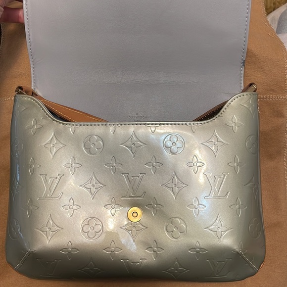 Authentic Louis Vuitton Vernis Thompson Street Shoulder Bag - Picture 3 of 7